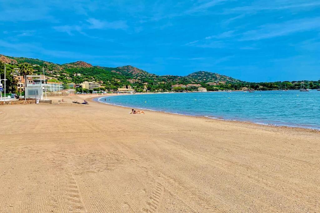 Superbe 4 Couchages Avec Terrasse - Clim - 50M De La Mer Saint-Raphaël Εξωτερικό φωτογραφία